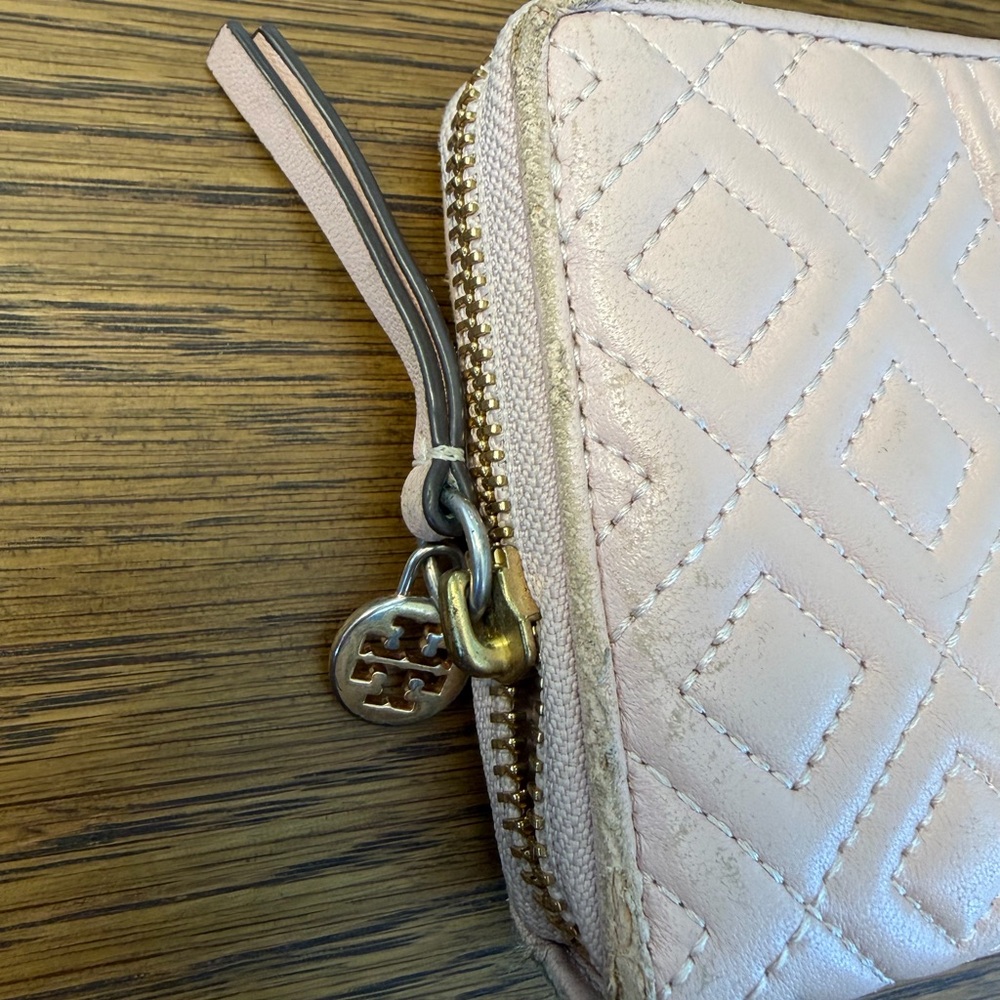 Tory Burch Quilted Blush Pink Leather Wallet - Picture 3 of 9
